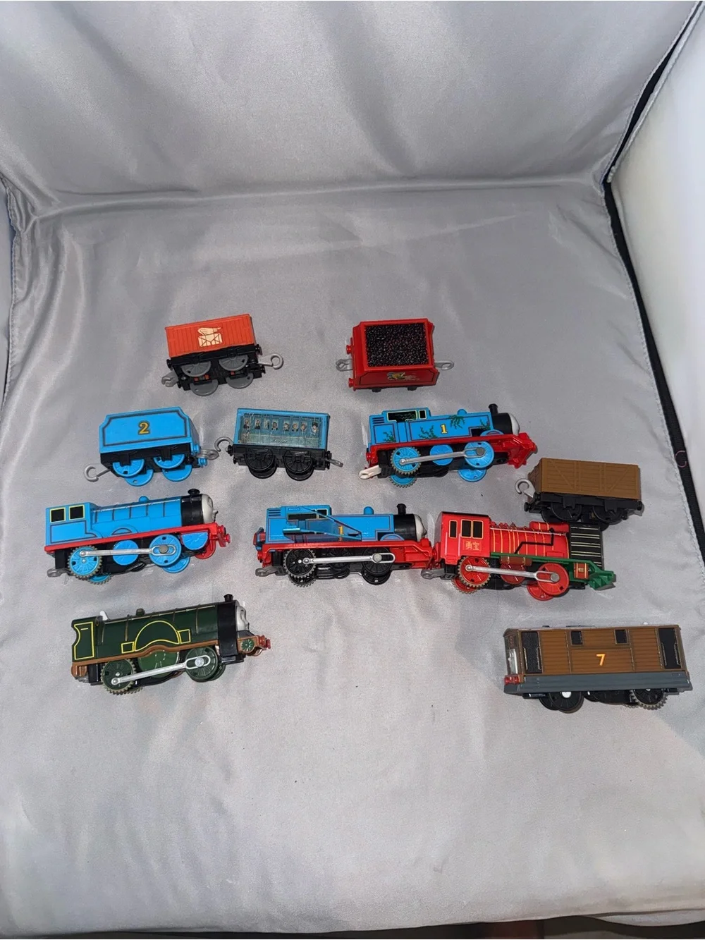 LOT OF 11 PIECES TOMY THOMAS & FRIENDS TRACKMASTER TRAINS from 2013